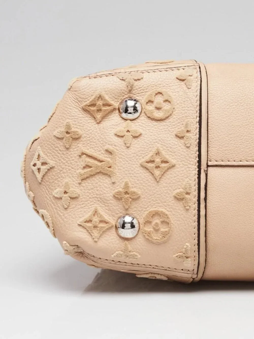 Louis Vuitton Galet Veau Cachemire Calfskin Leather W PM Bag